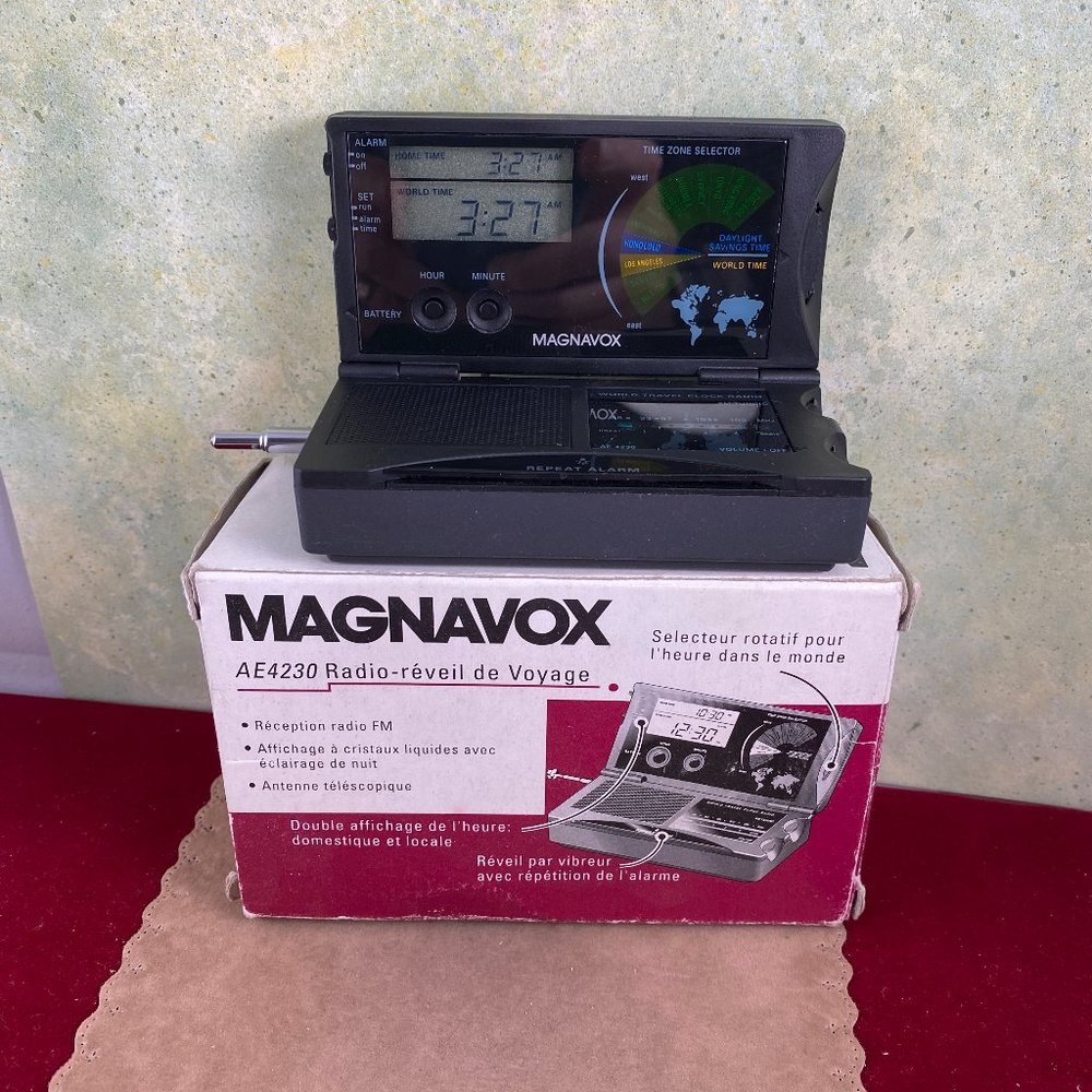 Vintage Portable Magnavox World Time Alarm Clock with FM Radio